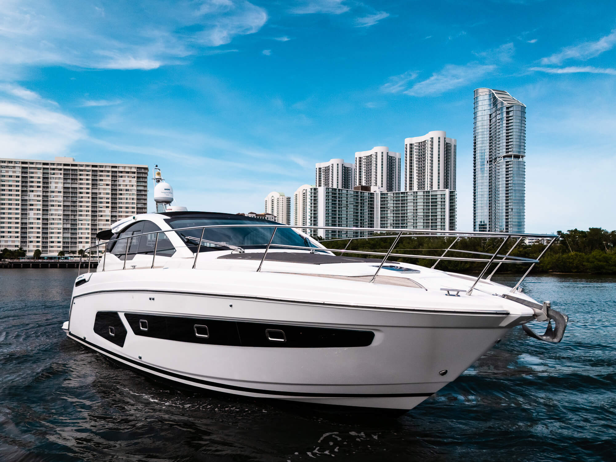 Yacht Photo 42